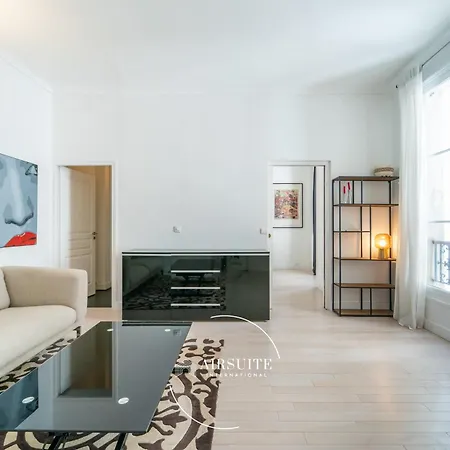 Luxury Cardinet 2br By Airsuite Lejlighed