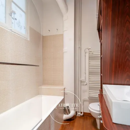 Luxury Cardinet 2br By Airsuite Paris